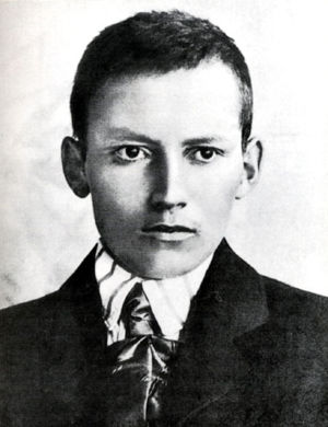 Тукай Габдулла (полное имя — Габдулла Мухамедгарифович Тукаев) (1886—1913)